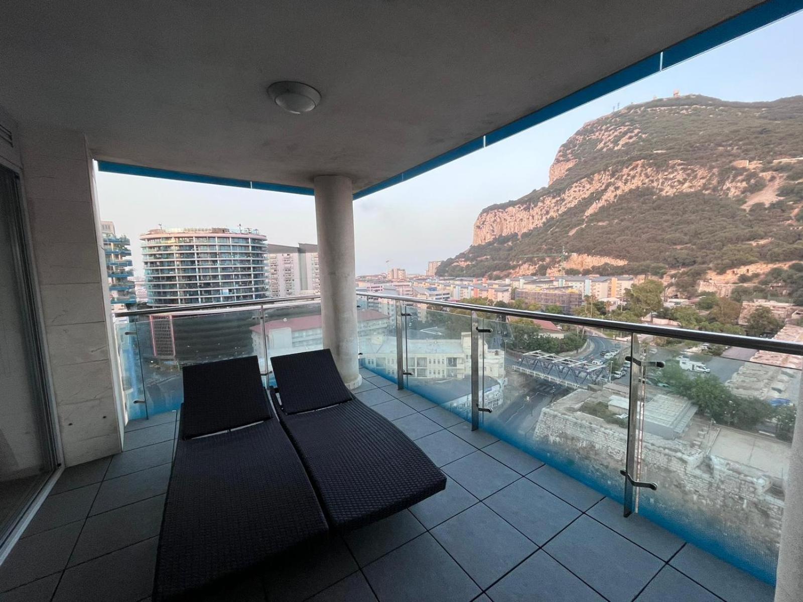Ocean Village Luxury 2 Bed 2 Bath Apartment - Amazing Views - Pools And Jacuzzis Gibraltar Exterior foto